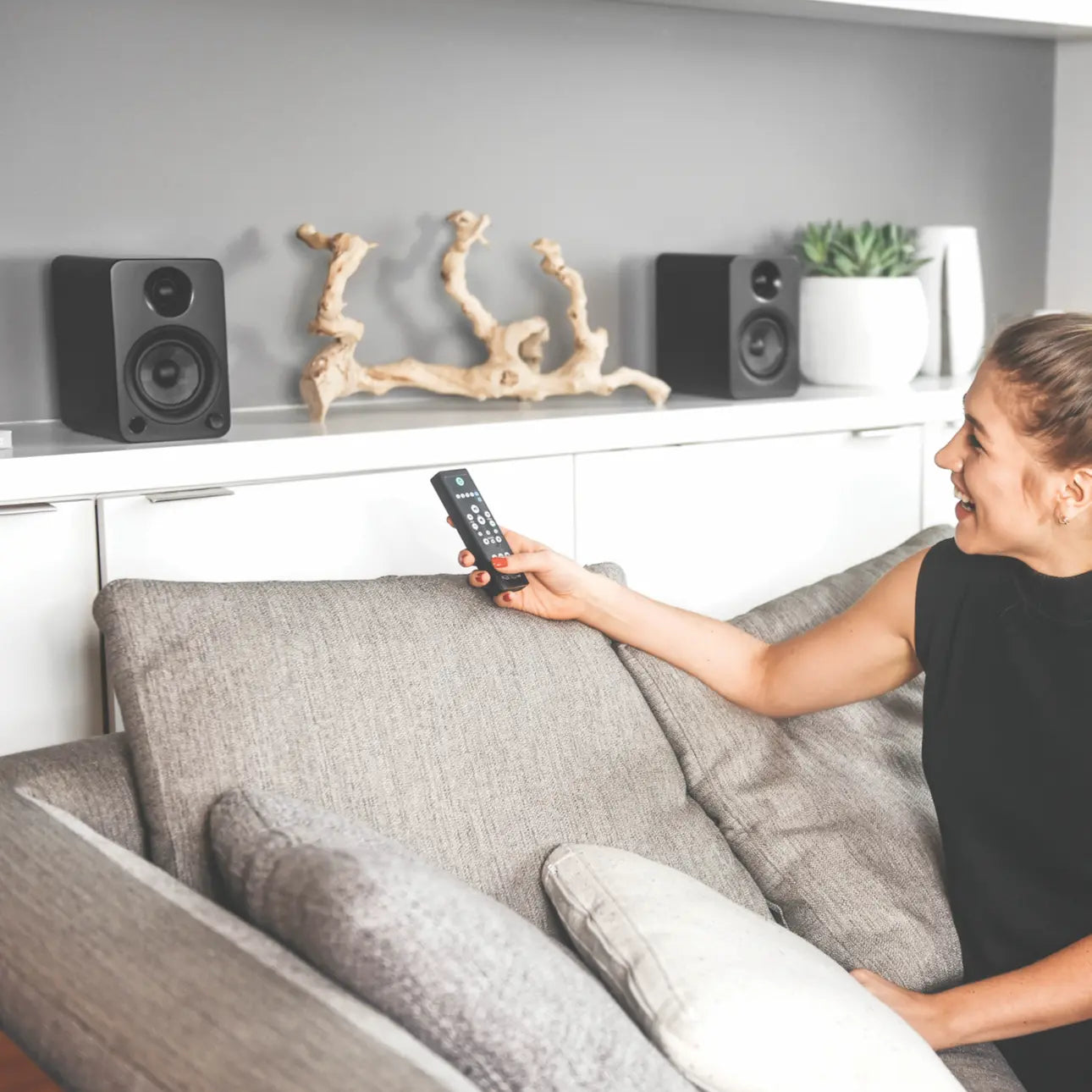 Kanto YU4 140W Powered Bookshelf Speakers with Bluetooth and Phono Preamp - Pair, Matte Black Kanto