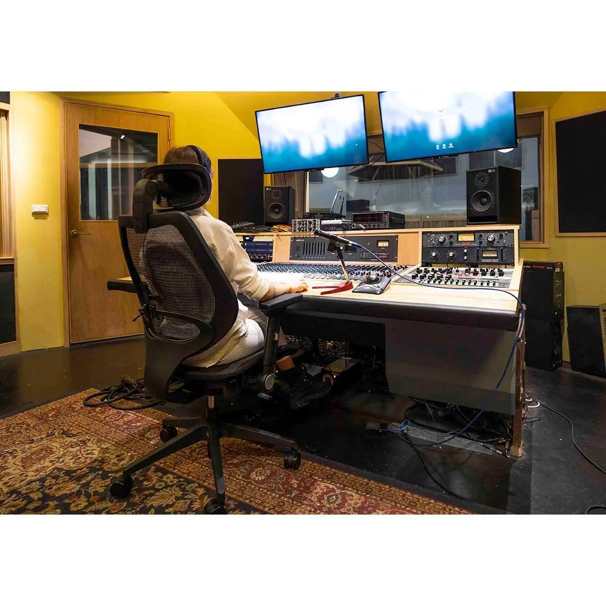 Wavebone Voyager II™ Ergonomic Studio Chair Mesh Seat & Back