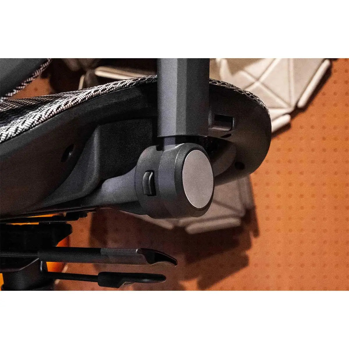 Wavebone Viking Premium Multifunctional Studio Chair - Koala Audio