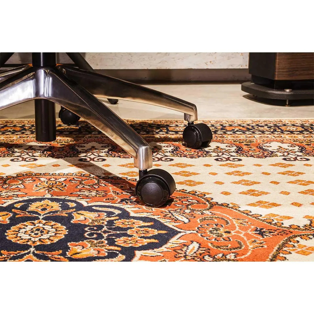 Wavebone Viking Premium Multifunctional Studio Chair - Koala Audio