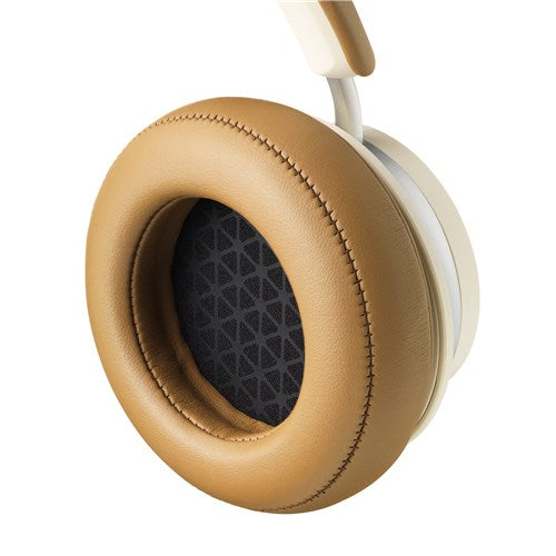 DALI iO-4 Headphone Caramel White. Bluetooth / 3.5mm / USB 60 Hours Battery Life