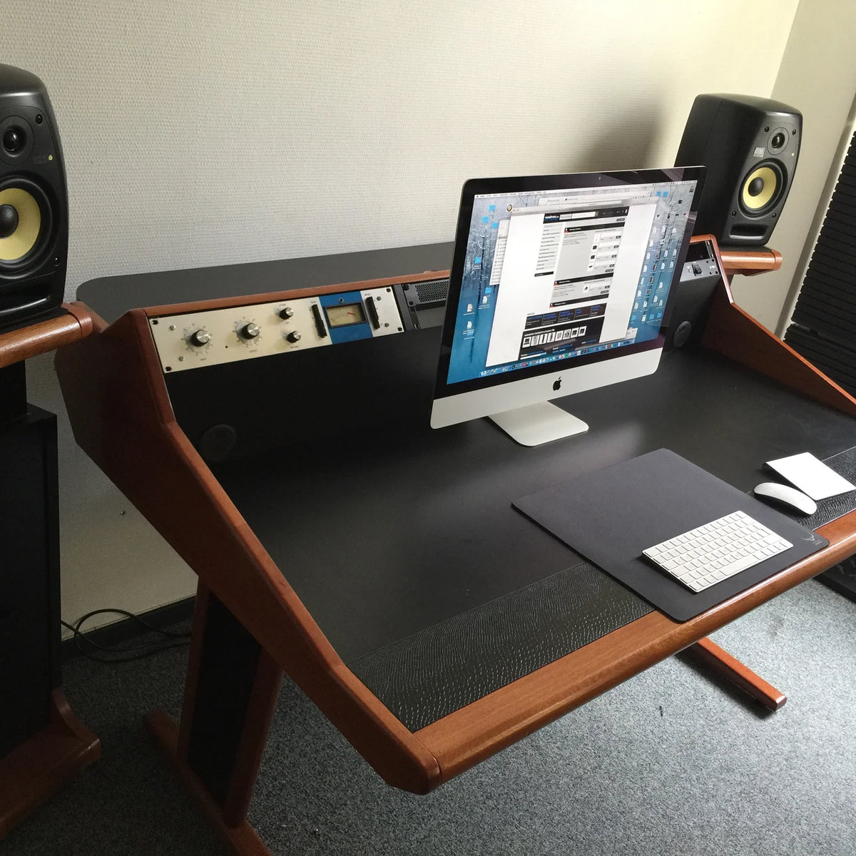 Zaor Marea O Studio Desk