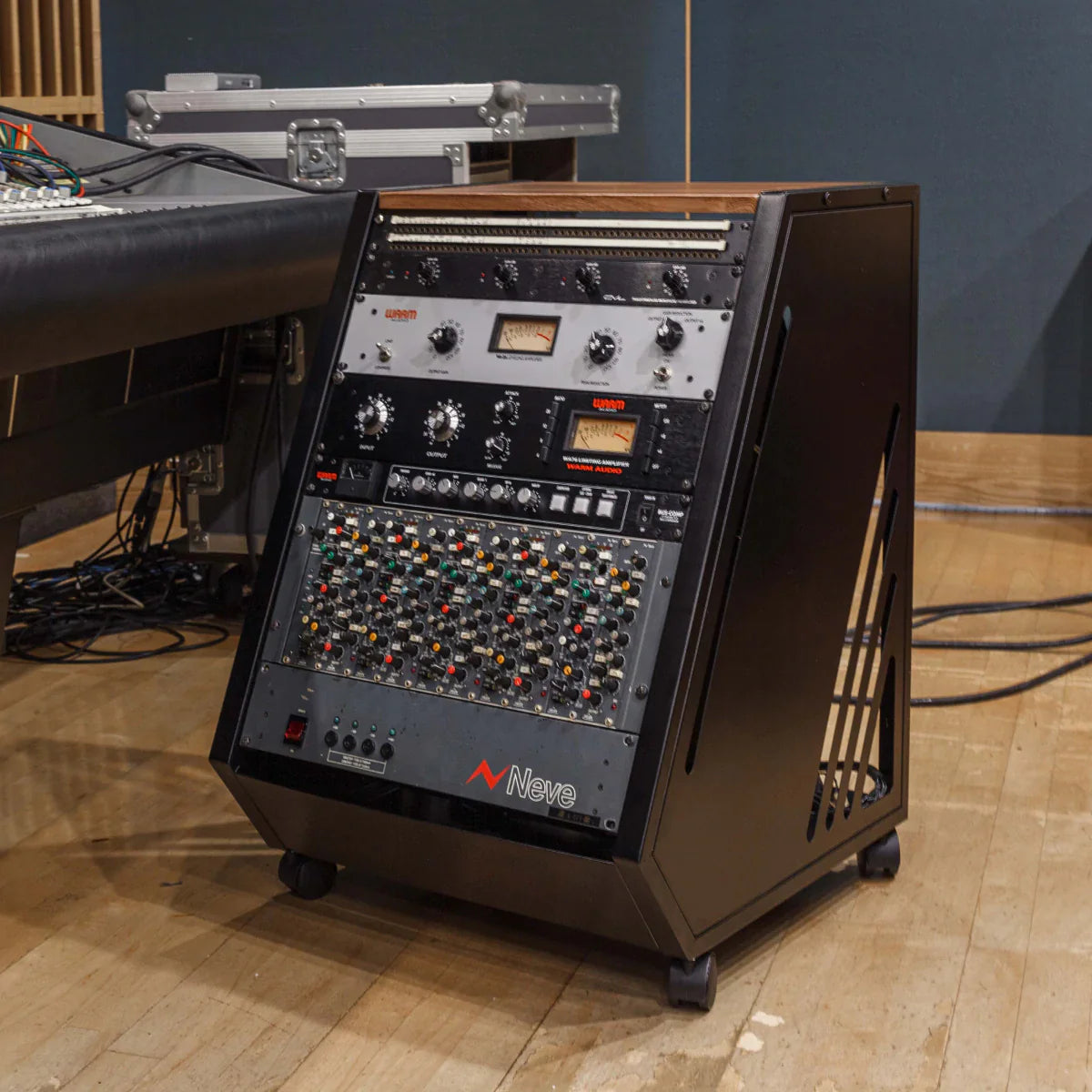 Wavebone Fin 13U Studio Rack